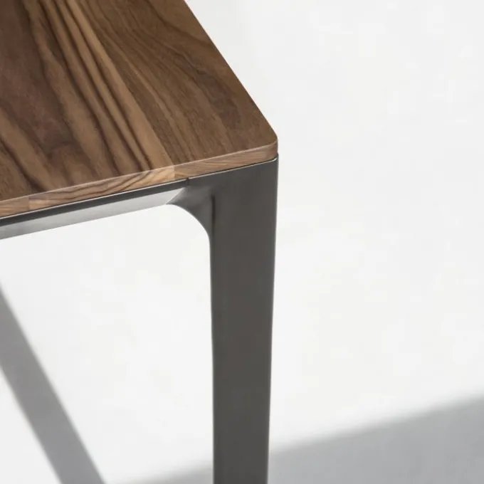 Able Dining table