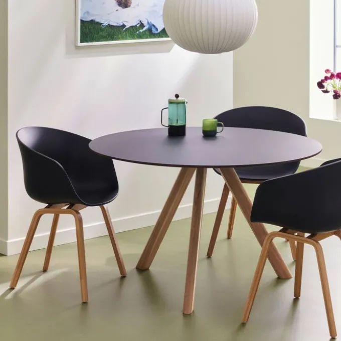About a chair AAC 22 - pied bois