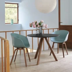 About a chair AAC 22 - pied bois