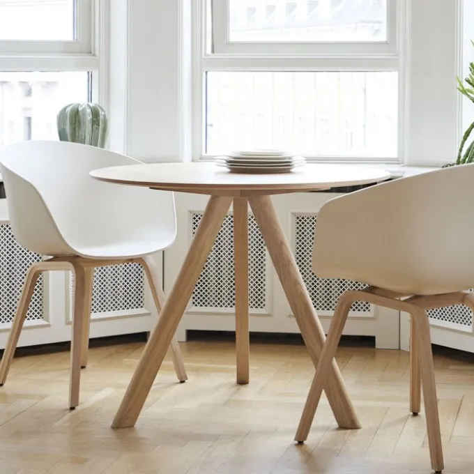 About a chair AAC 22 - pied bois