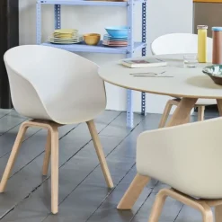 About a chair AAC 22 - pied bois