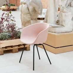 About a Chair AAC 27 pieds noirs