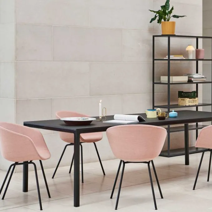 About a Chair AAC 27 pieds noirs