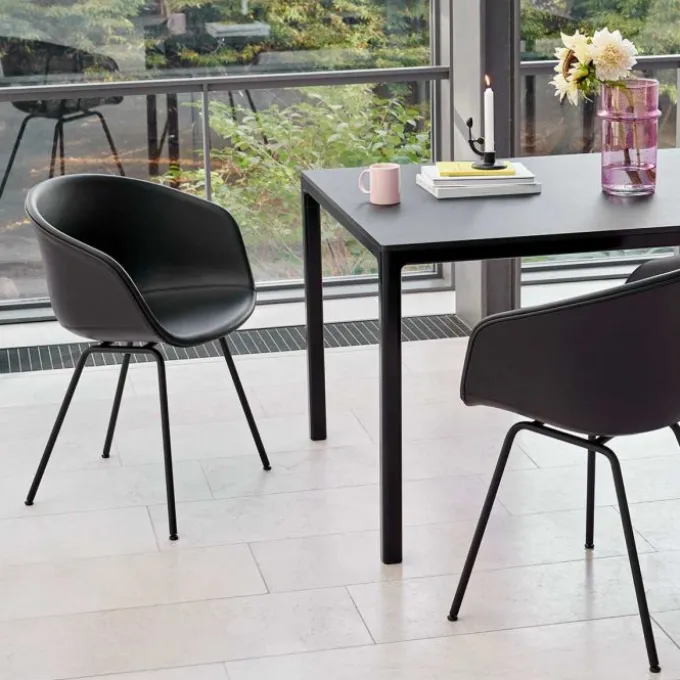 About a Chair AAC 27 pieds noirs