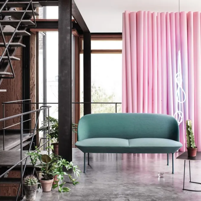 Airy Demi Table