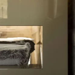 And - Commode