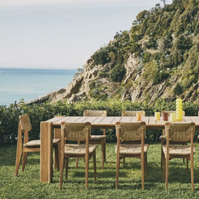 Atmosfera Dining Table