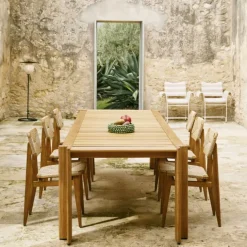 Atmosfera Dining Table
