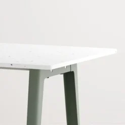 Bureau New Modern en Plastique Recyclé
