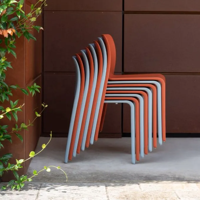 Chair First (Outlet)