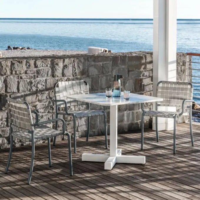 Chaise avec accoudoirs Inout 824