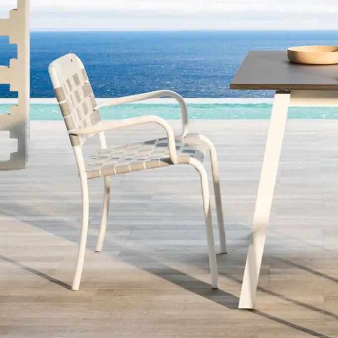 Chaise avec accoudoirs Inout 824