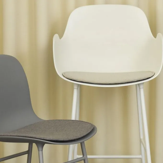 Chaise de bar Form avec accoudoirs
