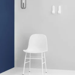 Chaise Form pieds en acier