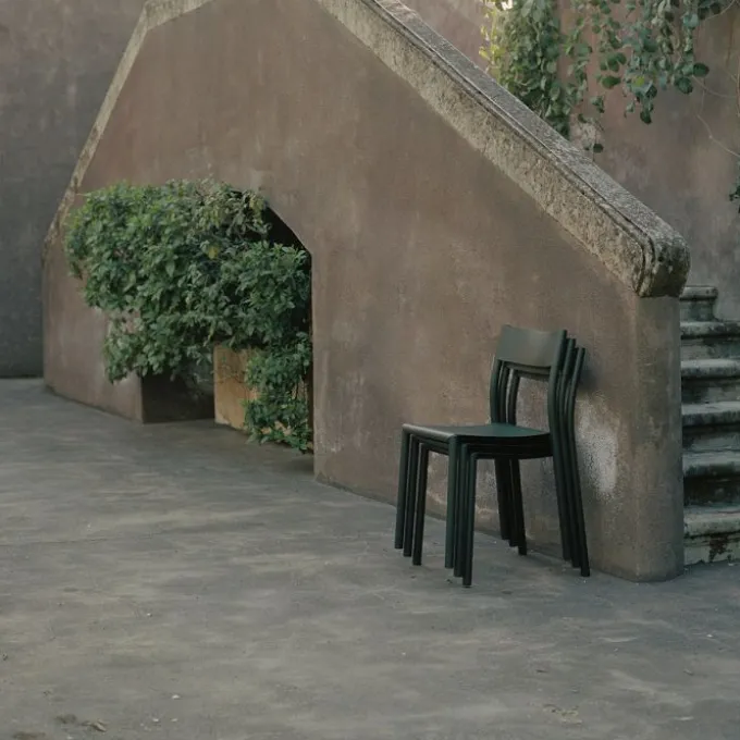 Chaise May