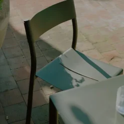 Chaise May