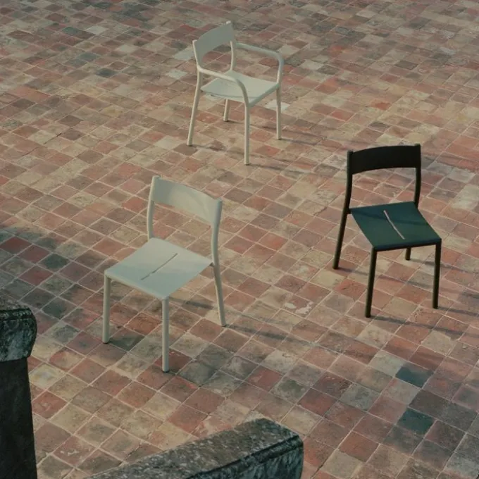 Chaise May