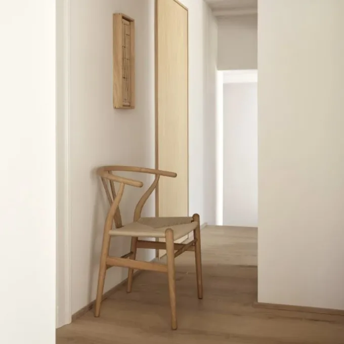CH24 "The Wishbone Chair"