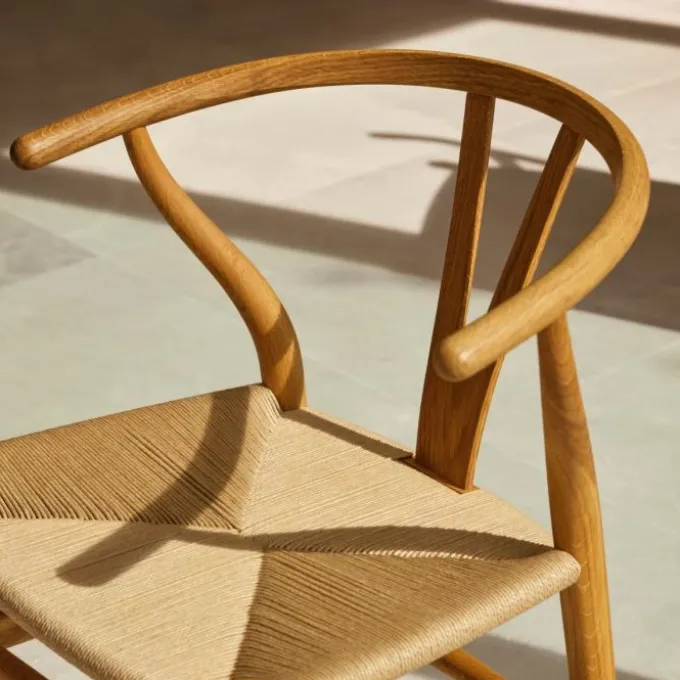 CH24 "The Wishbone Chair"