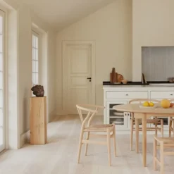 CH24 "The Wishbone Chair"