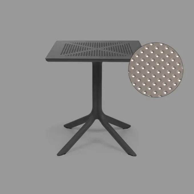 Clip 70 - Table
