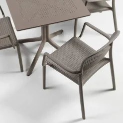 Clip 70 - Table