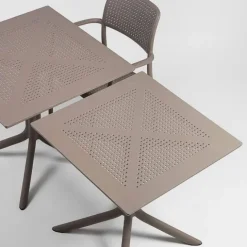 Clip 70 - Table