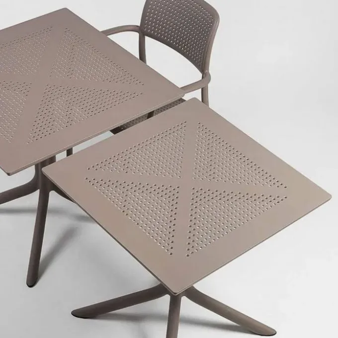 Clip 70 - Table