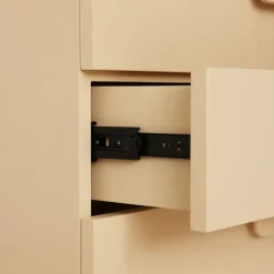 Commode Spacious