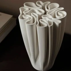 Dedali vase