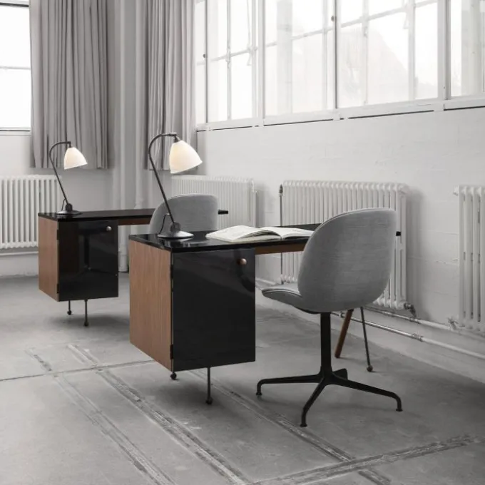 Desk 62