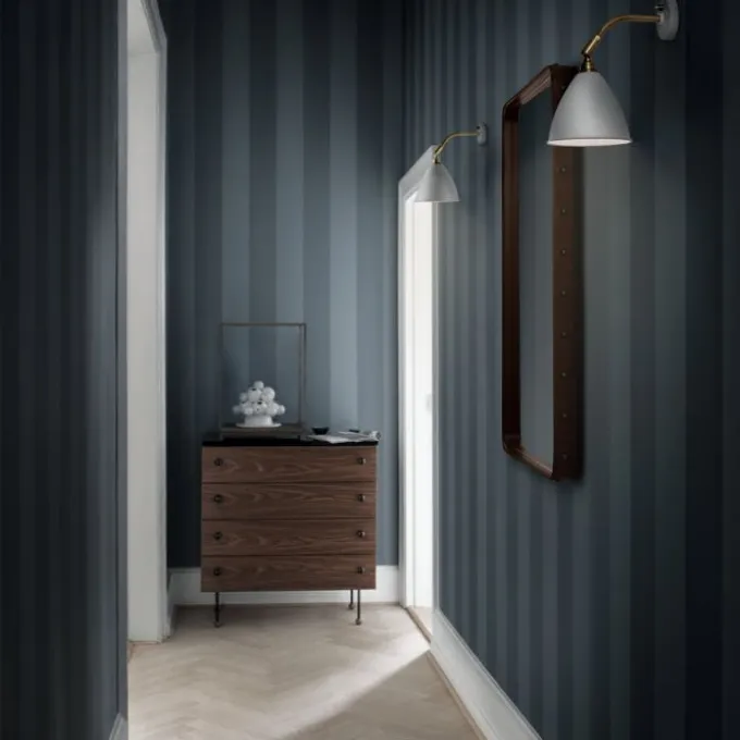 Dresser 62