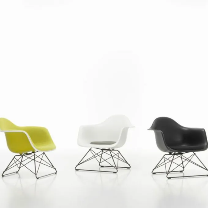 Eames Armchair LAR
