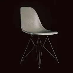Eames Fiberglass Side Chair DSR