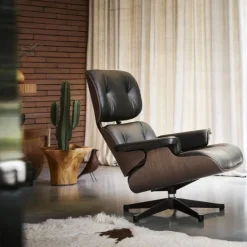Eames House bird