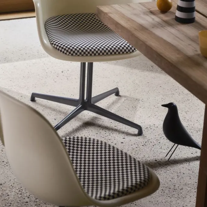 Eames House bird