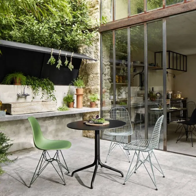 Eames Side Chair DSR (color duo)