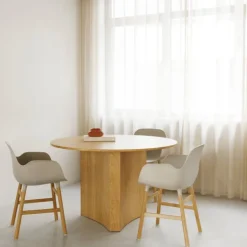 Fauteuil Form pieds en bois