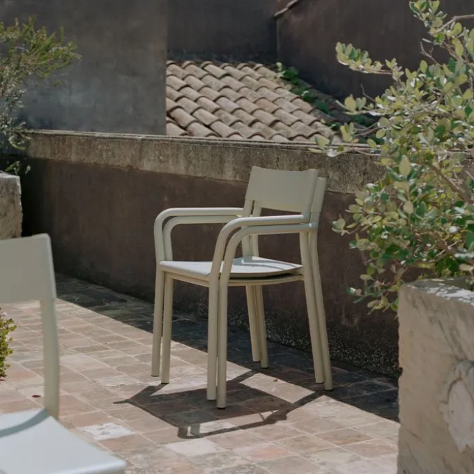 Fauteuil May