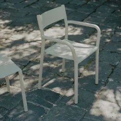 Fauteuil May