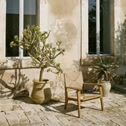 F-Chair