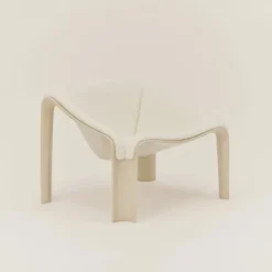 F300 - Lounge Chair