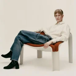 F300 - Lounge Chair