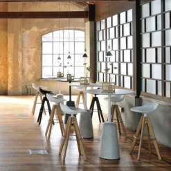 Flow Stool chêne massif