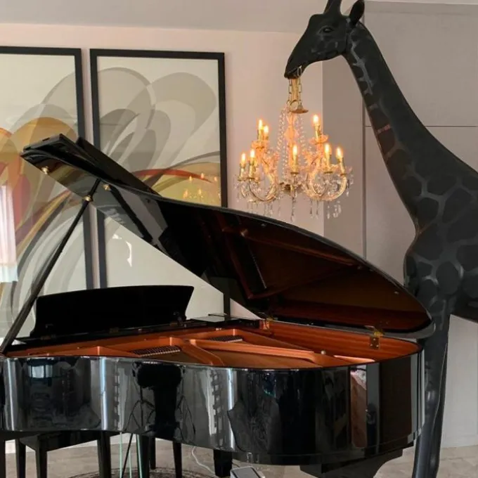 Giraffe in Love M Indoor