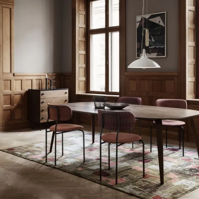 Gubi Dining table - Ellipse