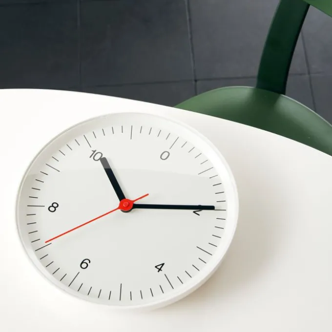 Horloge murale by Jasper Morrison