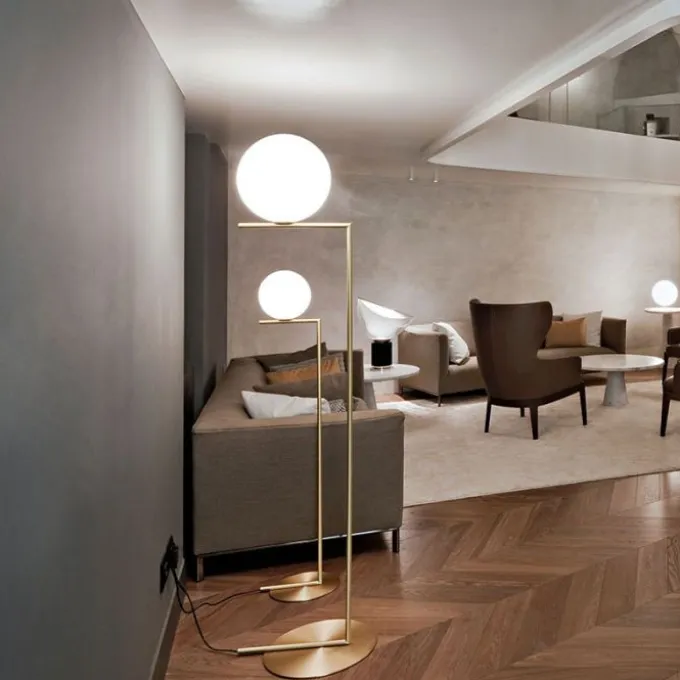 IC F Lampadaire