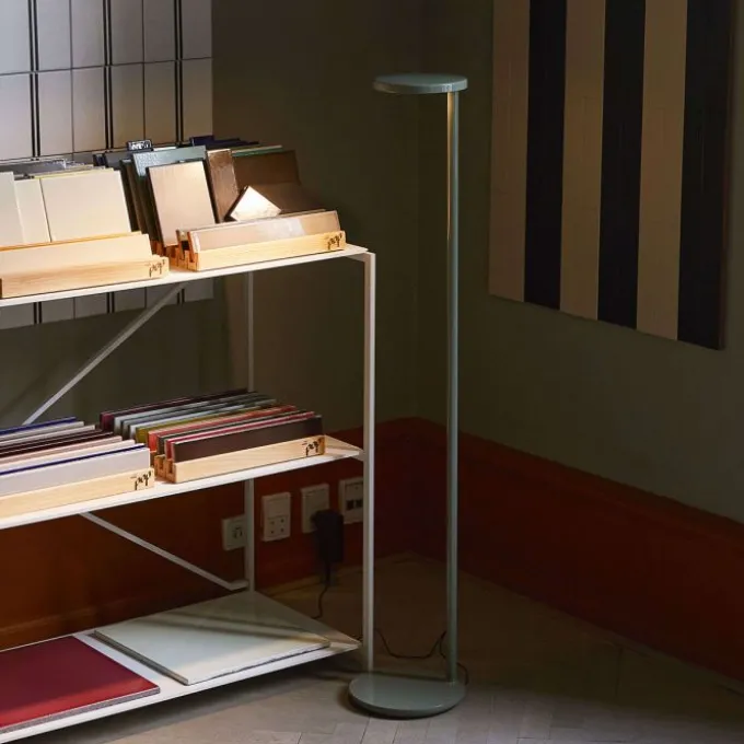 Lampadaire Oblique (Outlet)