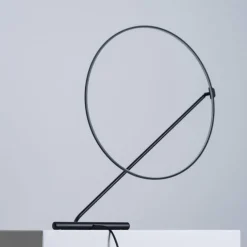 Lampe à poser Poise